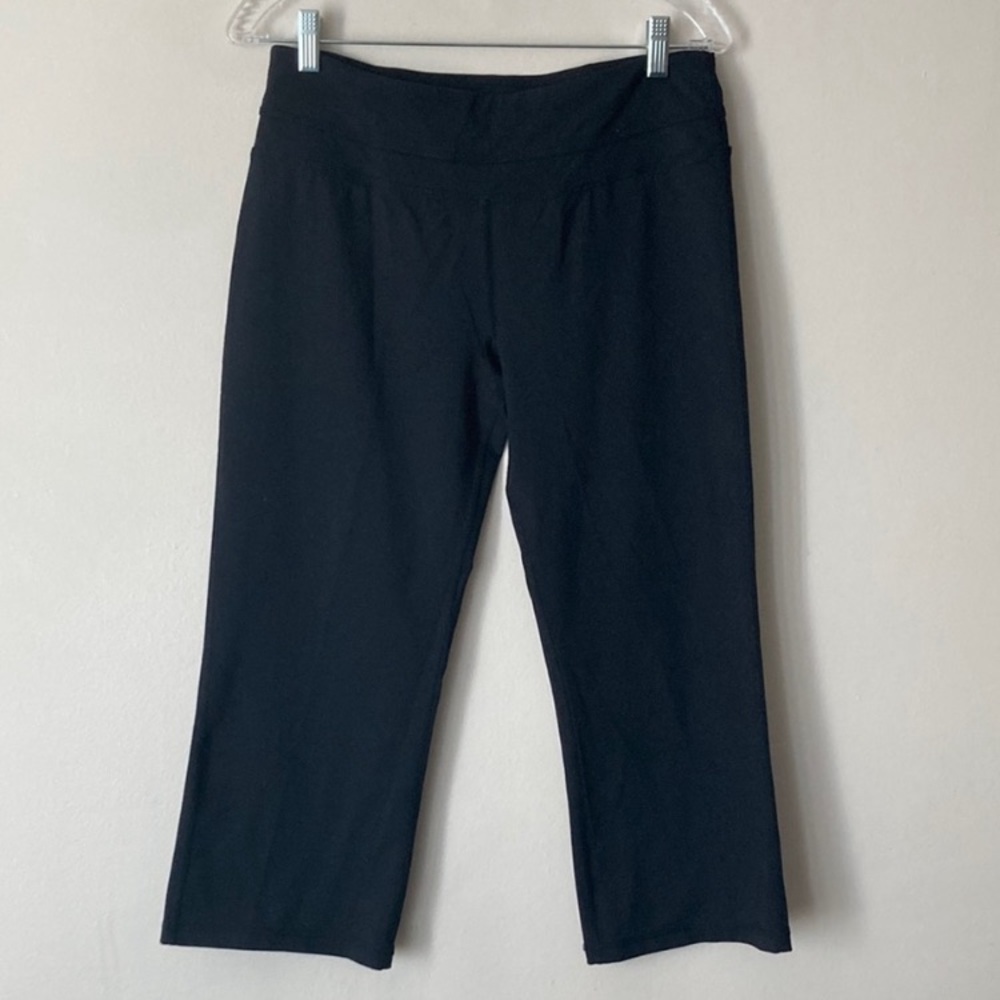 Roots Capri Pants